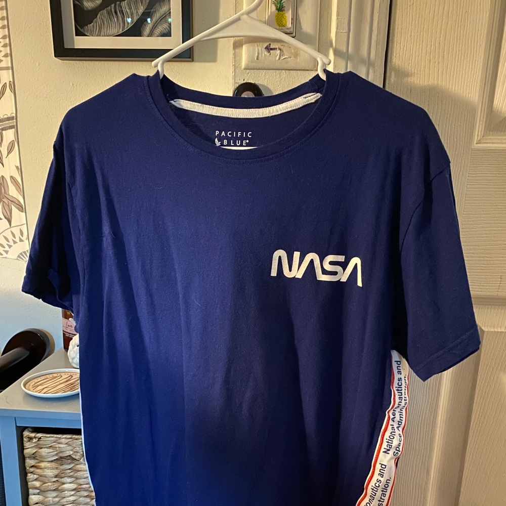 Men’s NASA shirt